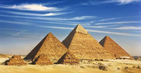 3 Pyramids Hotel